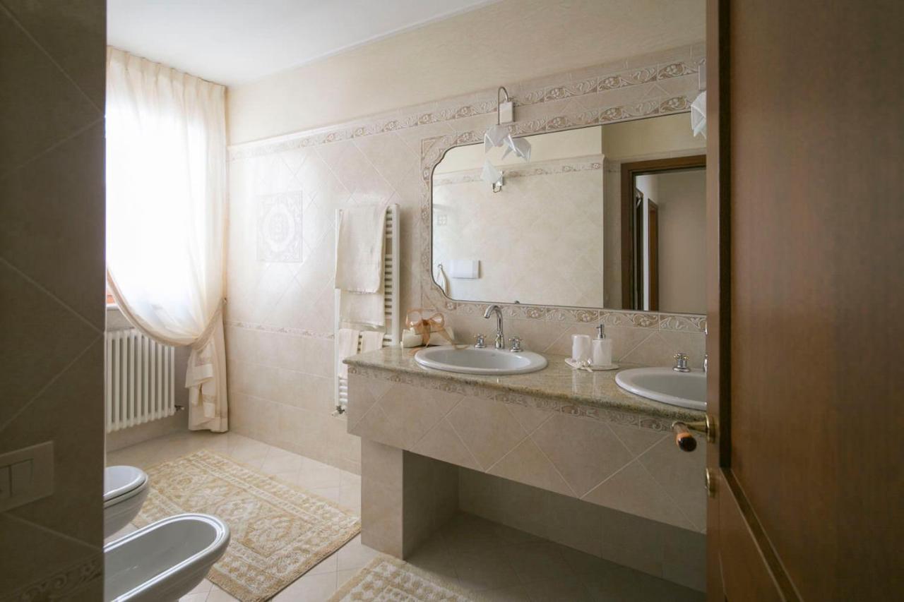 La Casa Di Pimpi Acomodação com café da manhã Desenzano del Garda Exterior foto