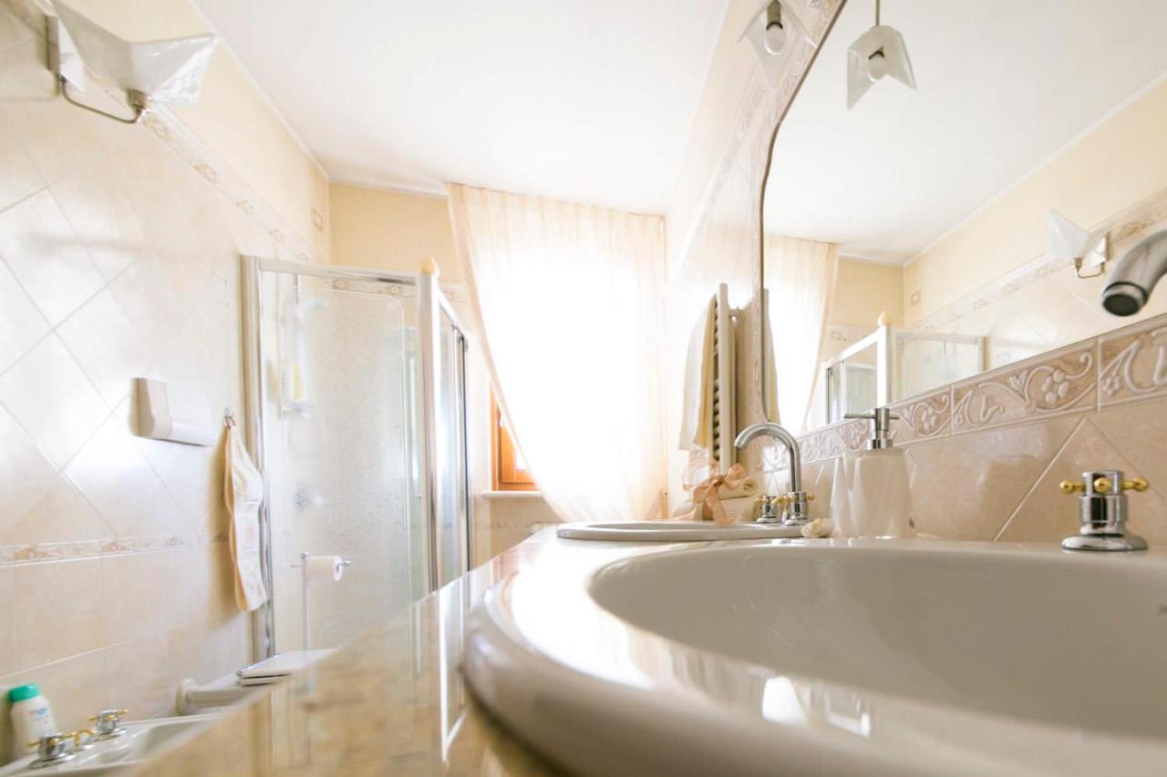 La Casa Di Pimpi Acomodação com café da manhã Desenzano del Garda Exterior foto