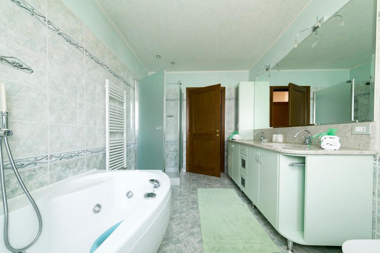 La Casa Di Pimpi Acomodação com café da manhã Desenzano del Garda Exterior foto
