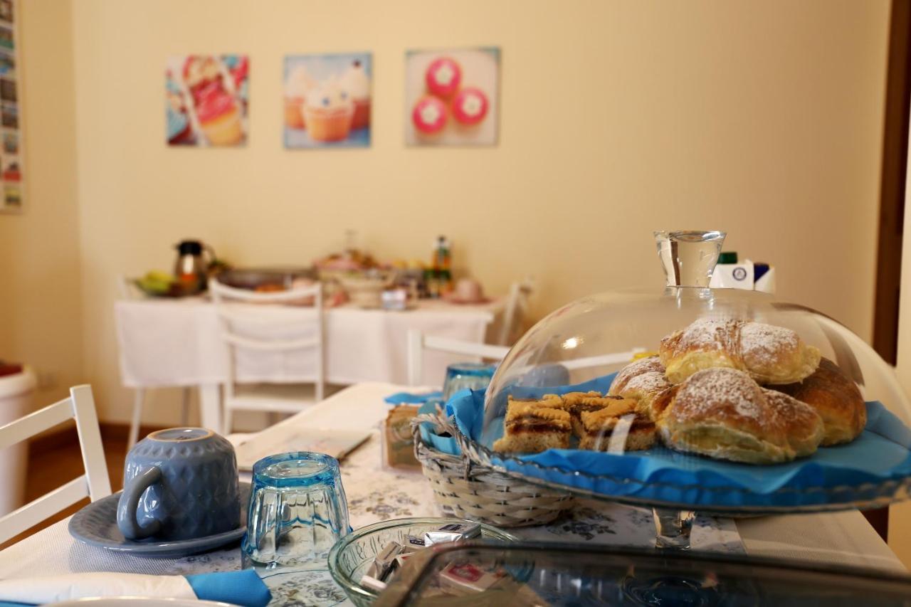 La Casa Di Pimpi Acomodação com café da manhã Desenzano del Garda Exterior foto